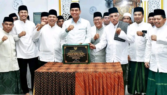 Mhd Fadhil Arief Meresmikan Masjid Nurul Islam Kelurahan Terusan Kecamatan Maro Sebo Ilir 