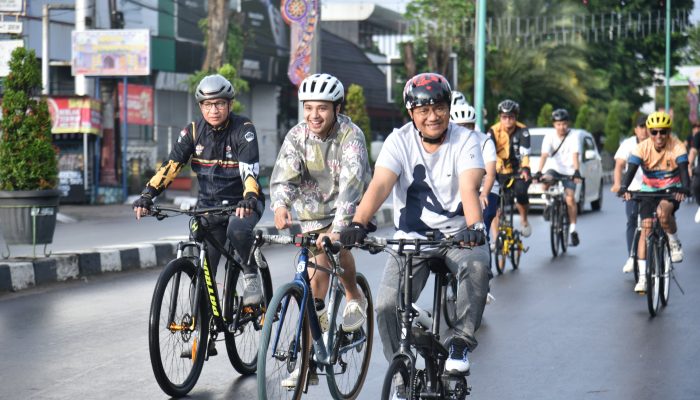 Dalam Rangka Gowes  Dr Maulana Mininjau Terminal Rawa Sari