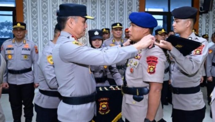 Kapolda Jambi Pimpin Sertijab 4 Pejabat Utama dan Kapolres di Aula Lantai IV Gedung Polda Jambi