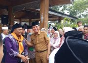 Bupati Batang Hari Mhd. Fadhil Arif, Melepas 200 Jemaah Haji Batang Hari ke Tanah Suci