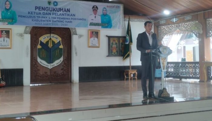 Bupati Batang Hari Mhd. Fadhil Arief, SE, Melantik Pengurus TP-PKK dan Posyandu Kabupaten Batang Hari periode 2025 – 2030