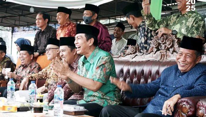 Mhd Fadhil Arief menghadiri Pawai Grebek Suro ke Vll (Tujuh) dalam rangka peringatan Tahun Baru Islam 1447 H di Kelurahan Sridadi