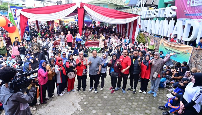 Wali Kota Jambi Dr. Maulana Bersama Ketua Tim Penggerak PKK Kota Jambi Dr. Nadiah Maulana Hadir Memperingati Hari Jadi ke-6 Universitas Muhammadiyah (UM) Jambi