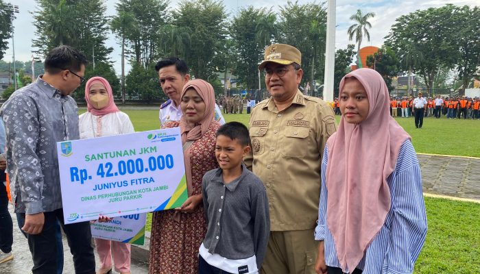 Jukir Kota Jambi Bersiap Digital: 486 Petugas Parkir Resmi Mulai Gunakan QRIS dan Rompi Identitas