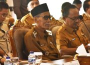 Wakil Bupati Batang Hari H. Bakhtiar menghadiri Rapat Koordinasi dalam rangka kunjungan kerja KSP di Auditorium Rumah Dinas Gubernur Jambi