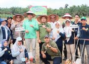 Bupati Mhd. Fadhil Arief, Melaksanakan Penanaman Jagung Perdana Kuartal III Bersama Kapolres Batang Hari