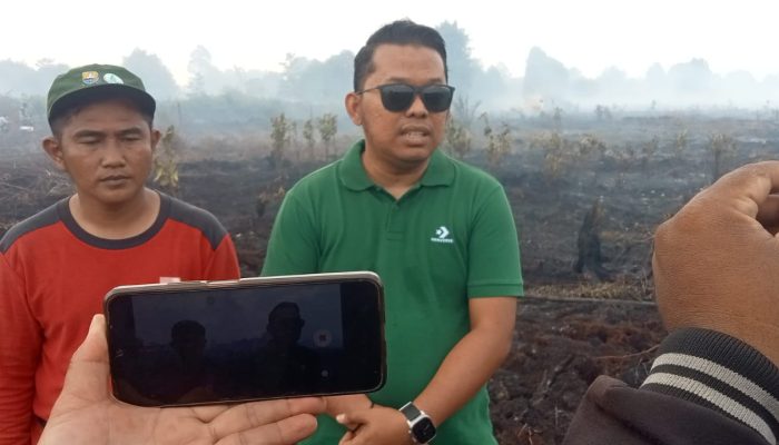Kebakaran lahan di Desa Gambut Jaya, Kecamatan Sungai Gelam Kabupaten Muaro Jambi Menyebabkan Timbulnya Kabut Asap