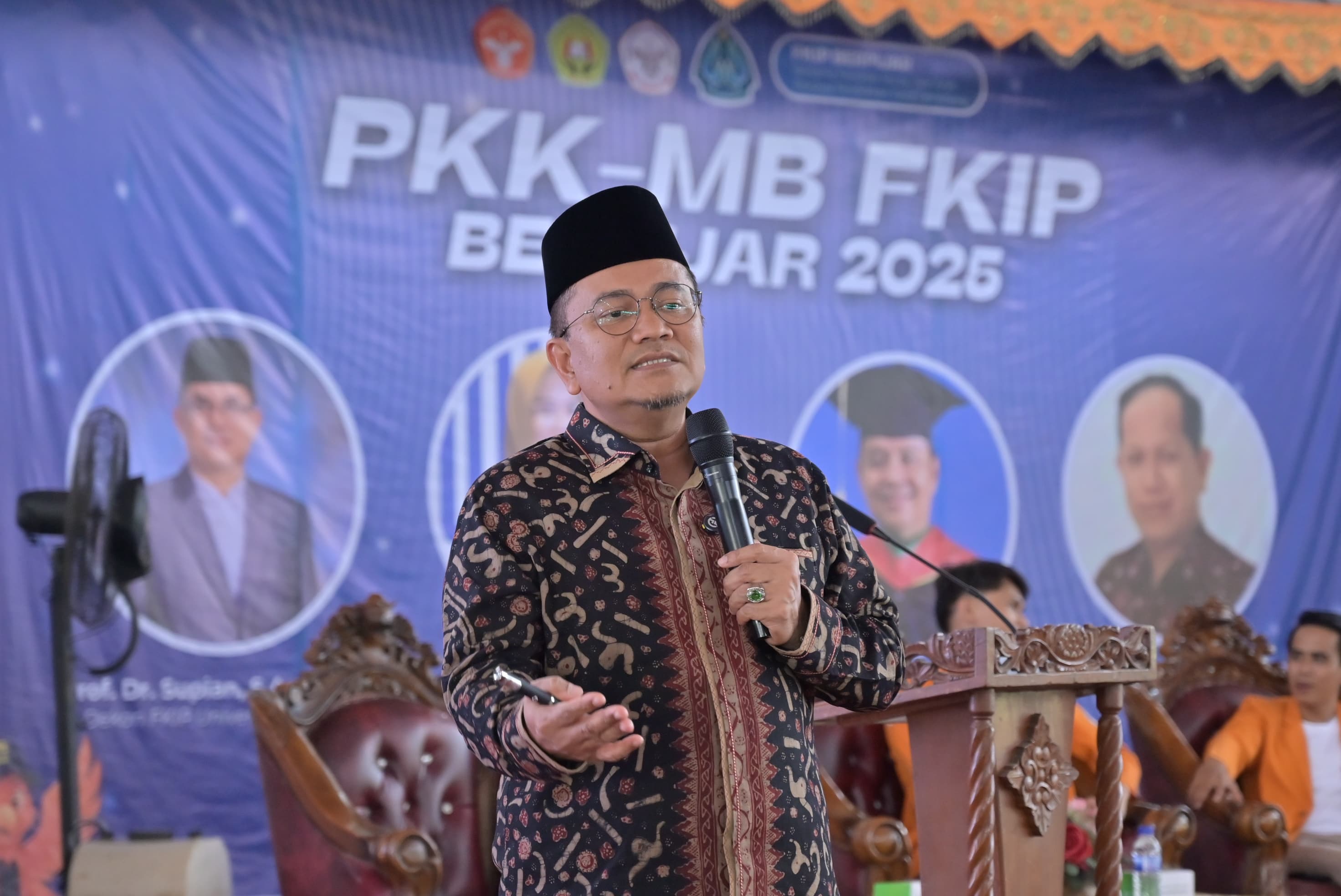Wali Kota Jambi Dr. Maulana, Menjadi Pembicara Dalam Kegiatan Pengenalan Kampus Bagi Mahasiswa Baru di Universitas Jambi