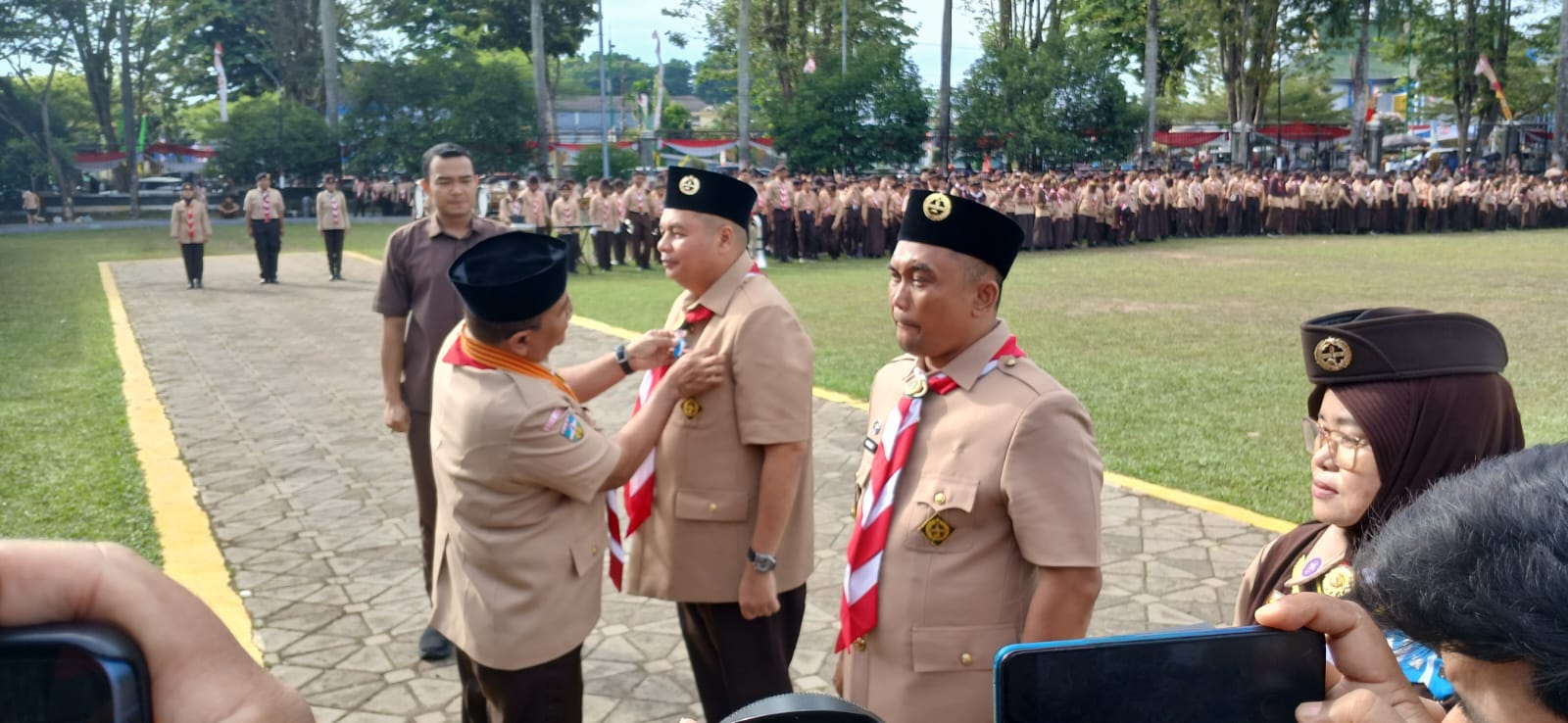 Ketua DPRD Kota Jambi Terima Penghargaan Pancawarsa 1 di Hari Pramuka ke-64