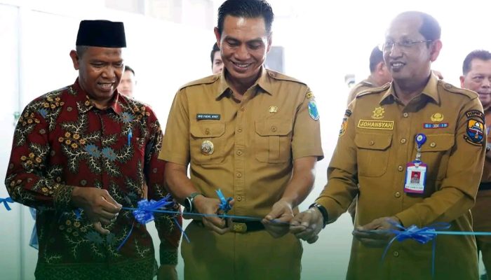 Bupati Batang Hari Mhd. Fahdil Arief Meresmikan Satuan Pelayanan Pemenuhan Gizi Wilayah di Kecamatan Muara Bulian