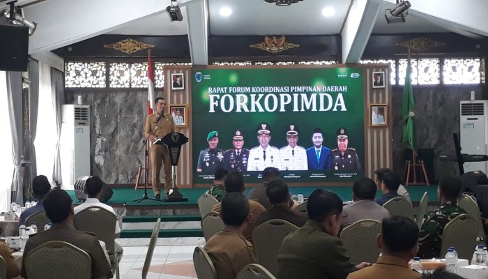 Rakor Forkopimda Tahun 2025 di Laksanakan di Ruang Kaca Rumah Dinas Bupati Batang Hari