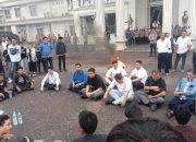 Ketua DPRD Provinsi Jambi Terima Masa Aksi Serap Aspirasi Melalui Dialog