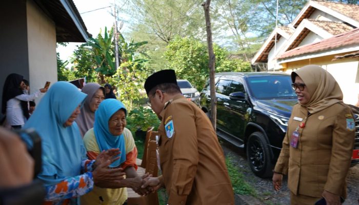 Wali Kota Jambi Tinjau Rumah Warga Terdampak Puting Beliung di Paal Merah
