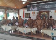 Bupati Batang Hari Mhd. Fadhil Arief Melantik Kepala Desa Kampung Pulau dan Mekar Jaya di Serambi Rumah Dinas