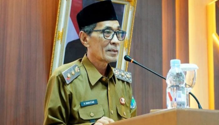 H. Bakhtiar Hadiri Paripurna DPRD Dengan Agenda Penyertaan Modal Ke PDAM Dan Bank 9 Jambi