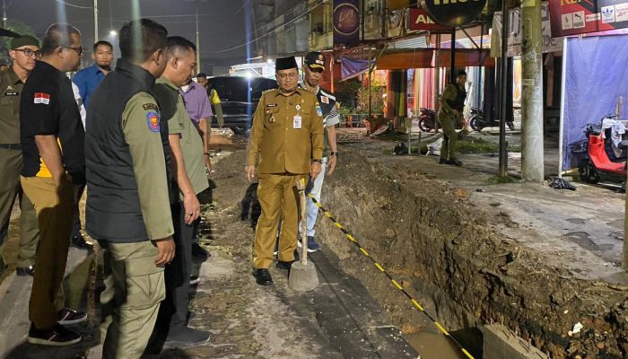 Wali kota Jambi, Dr. Maulana  Melakukan Sidak Langsung Progres Pembangunan Drainase
