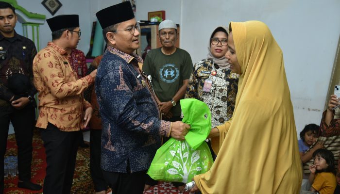Wali Kota Jambi, Dr. Maulana, Mendatangi Rumah MS (13) Bocah Korban Begal  Mengalami Amputasi kaki kiri