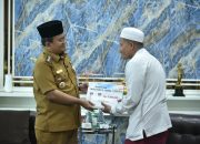 Wali Kota Jambi, Dr. Maulana, Menyalurkan Bantuan Belanja Penunjang Operasional (BPO) Bagi Sejumlah Tempat Ibadah