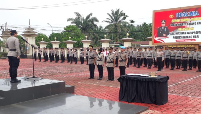 Serah Terima Jabatan Waka Polres Batang Hari dan Pelantikan Kasiwas Kasipropam di Lapangan Laghwa Wicaksana  Polres Batang hari
