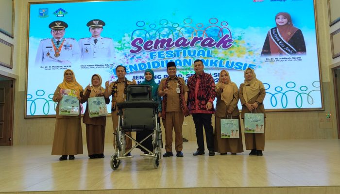 Wali Kota Jambi, Dr. Maulana, Bersama Dinas Pendidikan Kota Jambi Dalam Kegiatan Festival Inklusif di Karuni Global School