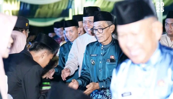 Wakil Bupati Batang Hari H.Bakhtiar beserta Ibu Hj.Nuraini Zubir Bakhtiar menghadiri Penutupan Musabaqoh Tilawatil Qur’an Ke-54 Tahun 2025 di Kabupaten Muaro Jambi