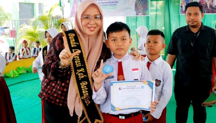 Bunda Zulva Fadhil Menghadiri Acara Pemilihan Duta Baca di SDN 13/1 Muara Bulian