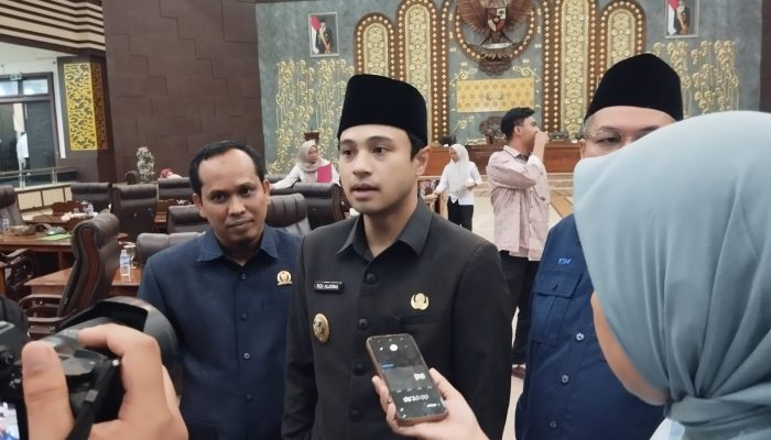 Wakil Wali Kota Jambi, Diza Hazra, Menghadiri Rapat Paripurna DPRD Kota Jambi