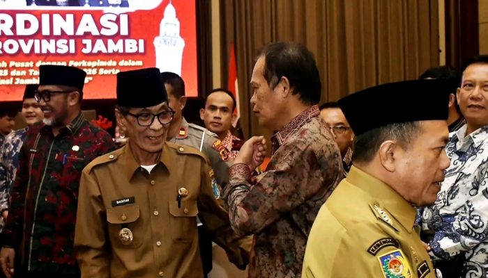 Wakil Bupati Batang Hari H. Bakhtiar Menghadiri Rapat Forkopimda se-Provinsi Jambi Jelang Natal dan Tahun Baru 2025 – 2026
