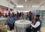 Serahkan Bantuan ke Sumbar, Maulana: Kita Adalah Serumpun, Menghadapinya Tidak Sendiri