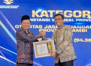 Kepala OJK Provinsi Jambi Yan Iswara Rosya Mendapatkan Penghargaan Anugerah Keterbukaan Informasi Publik Tahun 2025