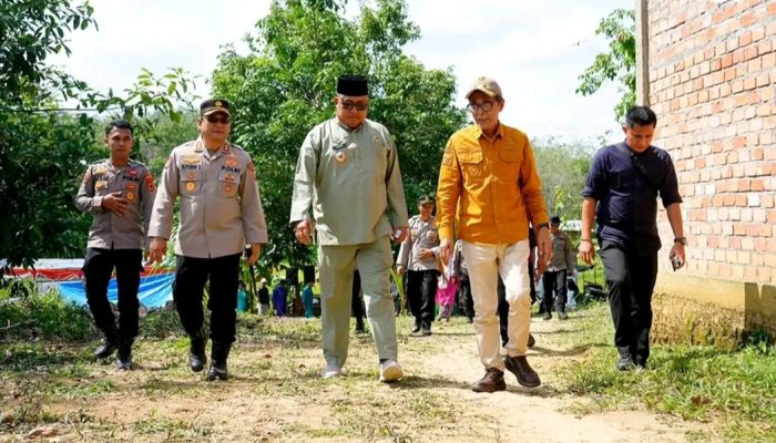 Wakil Bupati H. Bakhtiar, SP, Hadir Dalam Acara Panen Raya dan Pengumuman Swasembada Pangan Secara Zoom di Kelurahan Teratai