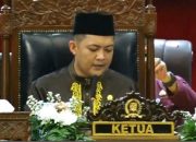 Bupati Batang Hari Mhd. Fadhil Arief Beserta Ketua TP. PKK Kab. Batang Hari Ibu Zulva Fadhil Menghadiri Rapat Paripurna DPRD Propinsi Jambi