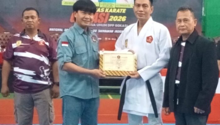 Bupati Batang Hari Terima Anugerah Sabuk Hitam dari DPP Gokasi