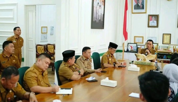 Bupati Batang Hari, Mhd. Fadhil Arief Menerima Audiensi : Program dan Penguatan Literasi serta Numerasi Kelas Awal SD Kelas 1 dan SD Kelas 2