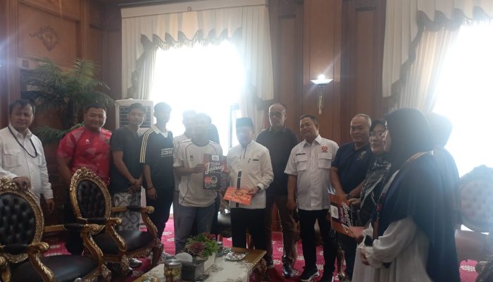 Gubernur Jambi Al Haris Tepati Janji, Berangkatkan Umroh Atlet Peraih Emas PON Aceh–Sumut 2024
