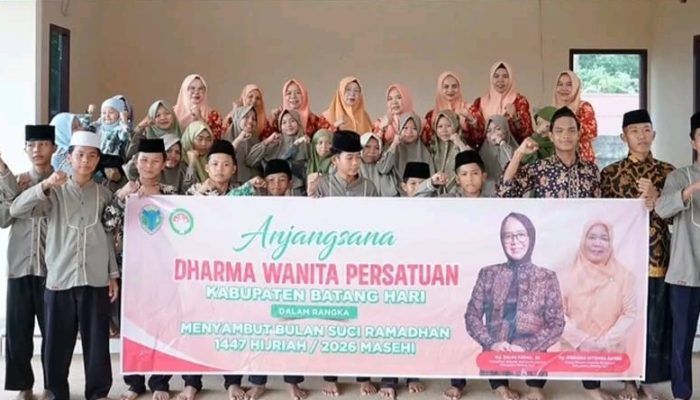 Dharma Wanita Persatuan (DWP) Kabupaten Batang Hari menggelar aksi Bakti Sosial