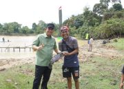 Bupati BBS Tegaskan Komitmen Konservasi Saat Buka Tradisi Bekarang di Danau Gatal