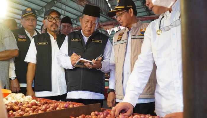 Sidak Pasar Angso Duo, Wagub Jambi Akui Cabai Rawit dan Daging Sapi Masih Mahal
