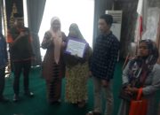 Ketua TP-PKK Zulva Fadhil, Menyerahkan Bantuan Bencana Alam
