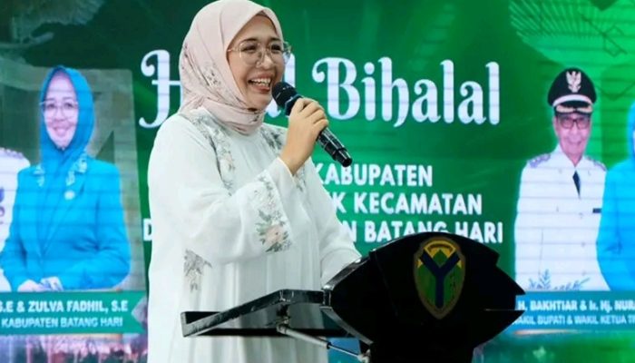 Zulva Fadhil Menghadiri Acara Halal Bihalal TP-PKK Kabupaten Dengan TP-PKK Kecamatan