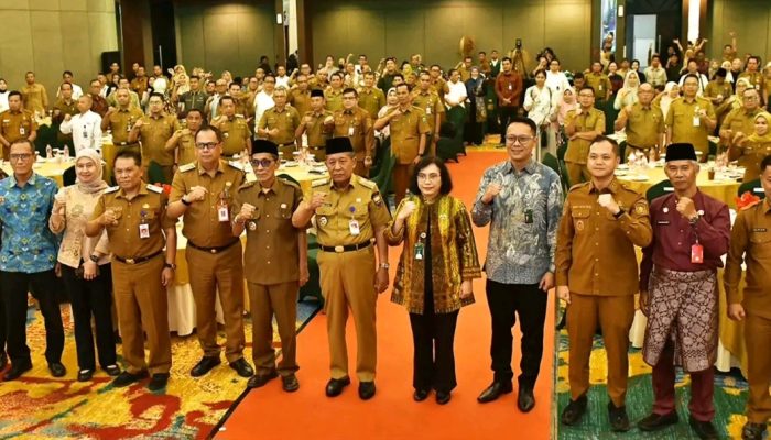 Wakil Bupati Batang Hari H. Bakhtiar Menghadiri Penutupan Program Strategis Lingkungan Hidup 