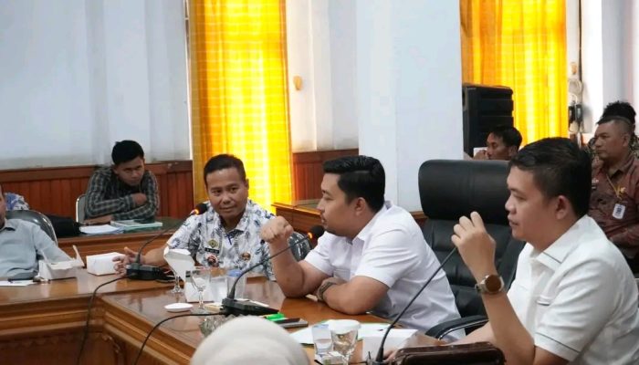 Ketua DPRD Kabupaten Batang Hari, Rahmat Hasrofi,Gelar Rapat Gabungan, Bahas Kepastian Pencairan THR dan Gaji Tepat Waktu
