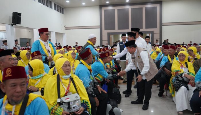 Al Haris Lepas 443 JCH Kloter Perdana, Pastikan Layanan Haji Tanpa Abaikan Jemaah