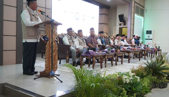 Pesan Wagub Sani Saat Lepas 444 JCH BTH 20, Sempurnakan Rukun Haji, Doakan Jambi dari Tanah Suci