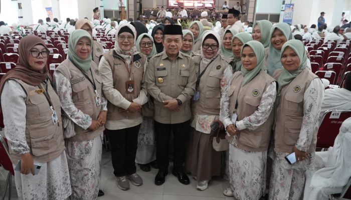 Lepas JCH Kloter Terakhir BTH 25, Gubernur Al Haris: Semoga Layanan Haji Makin Baik, Jamaah Makin Puas