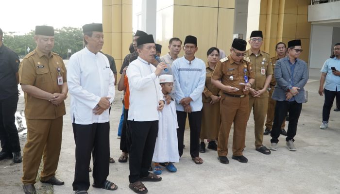 Gubernur Al Haris Serahkan Sapi Kurban Presiden Prabowo Seberat 930 Kilogram di Jambi