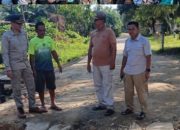 Jurjani Turun Langsung ke Tengah Masyarakat Tinjau Jalan Rusak di Desa Berembang