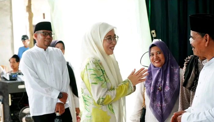 Bunda Zulva Fadhil, Hadiri Haflah Akhirussanah Angkatan IV Khotmil Qur’an dan Wisuda TPQ Al-Hidayah Tahun Pelajaran 2025/2026