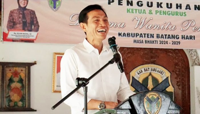 Bupati Batang Hari Mhd. Fadhil Arief Menghadiri Pengukuhan Ketua dan Pengurus Darma Wanita Persatuan (DWP) Kabupaten Batang Hari Periode 2024 – 2029