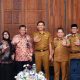 Mhd. Fadhil Arief Audensi Bersama BKKBN Propinsi Jambi di Rumah Dinas Bupati Batang Hari